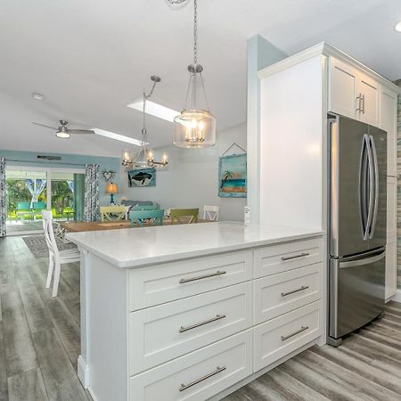 Dog Friendly Home Wprivate Fenced Yard, Garage & Fire Pit Steps To The Beach! Нью-Смирна-Бич Экстерьер фото