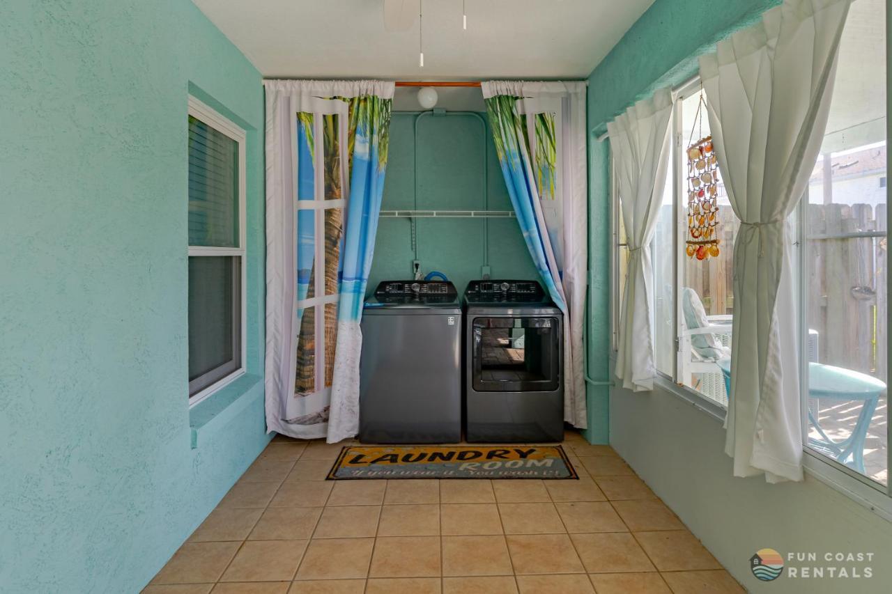 Dog Friendly Home Wprivate Fenced Yard, Garage & Fire Pit Steps To The Beach! Нью-Смирна-Бич Экстерьер фото